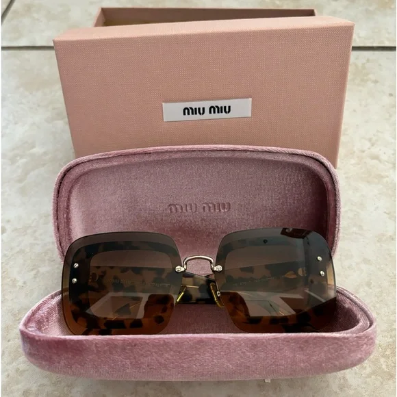 Brand new MiuMiu double layered tortoise print sunglasses with gold detailing - Picture 1 of 6